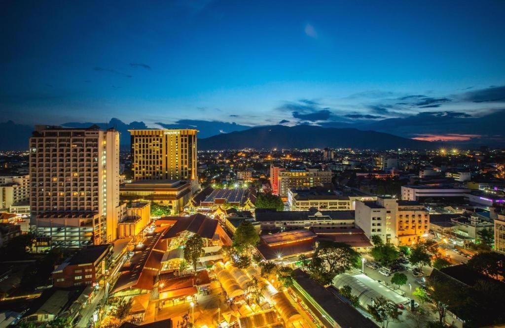 Oyo 412 7 Days Hotel Chiang Mai Exteriör bild