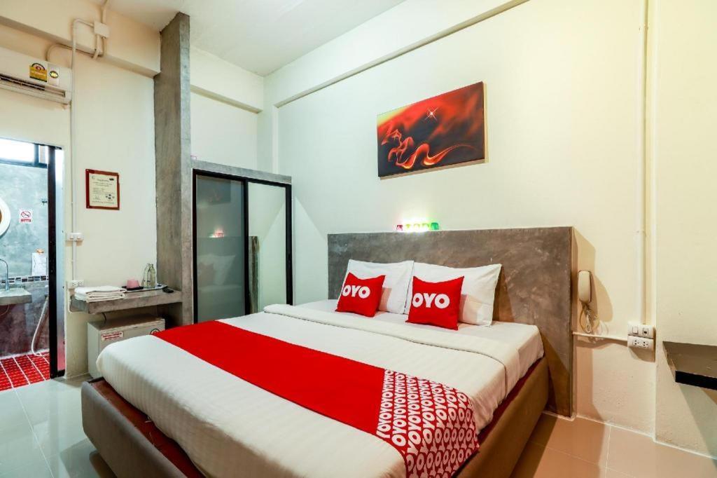 Oyo 412 7 Days Hotel Chiang Mai Exteriör bild
